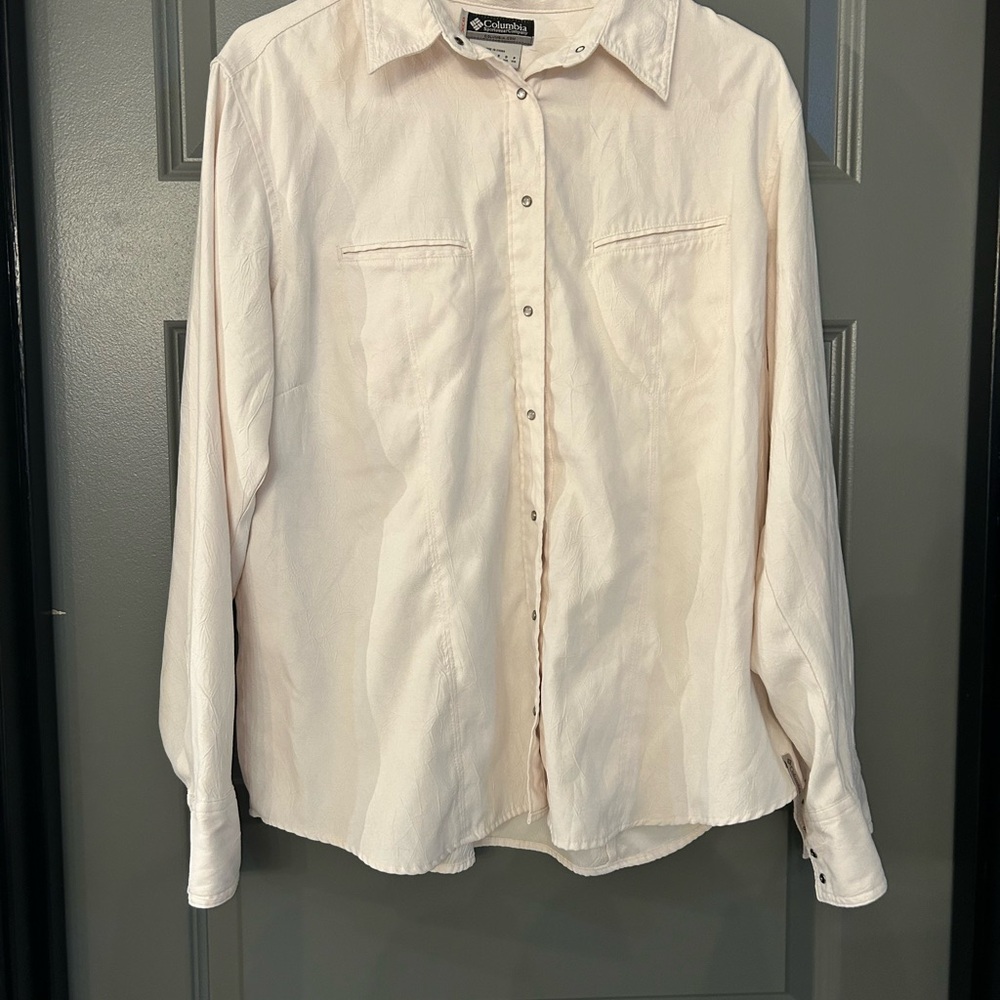 Columbia XCQ Cream Color Long Sleeve Women’s Shirt